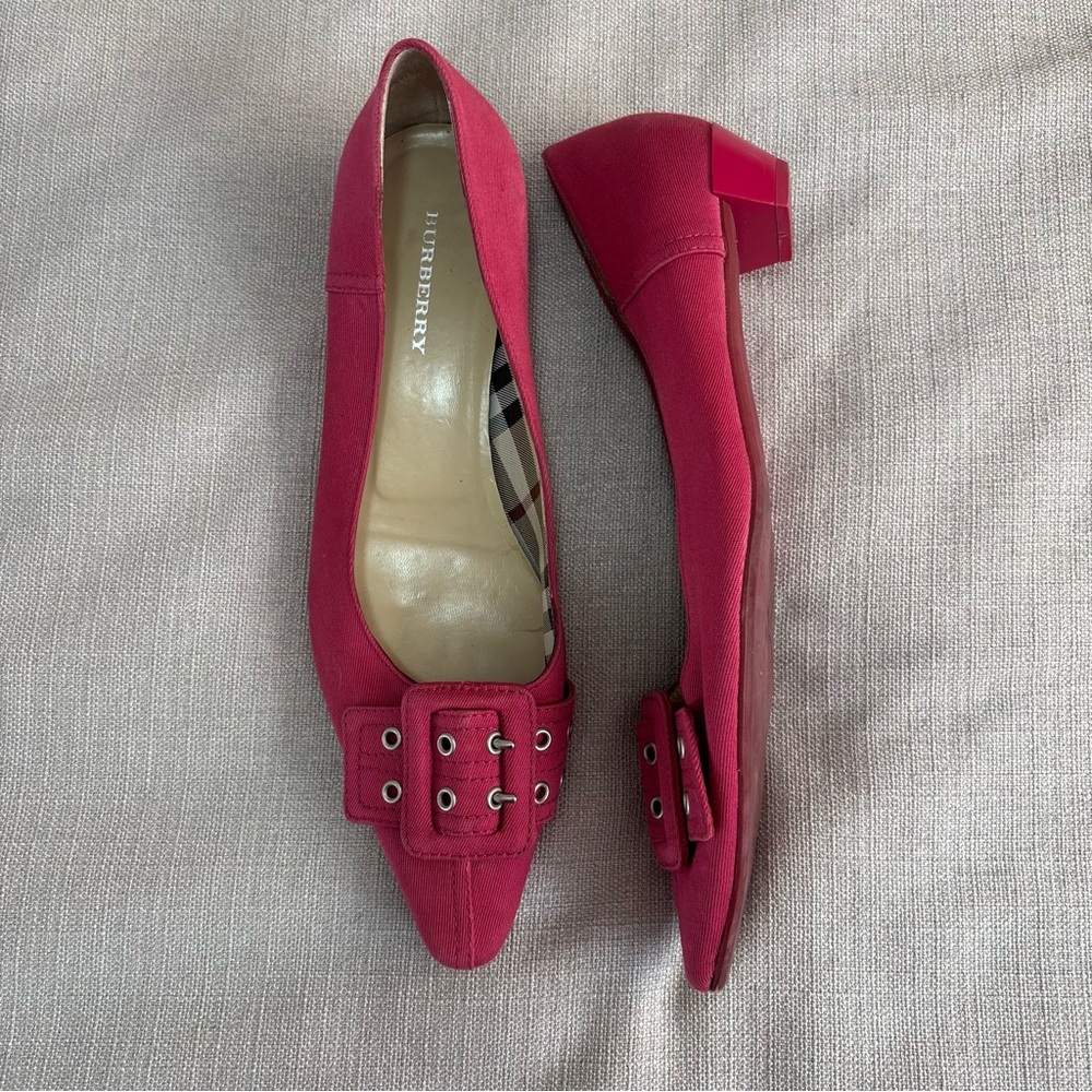 Burberry Women's Pink Buckle kitten heels vintage y2k